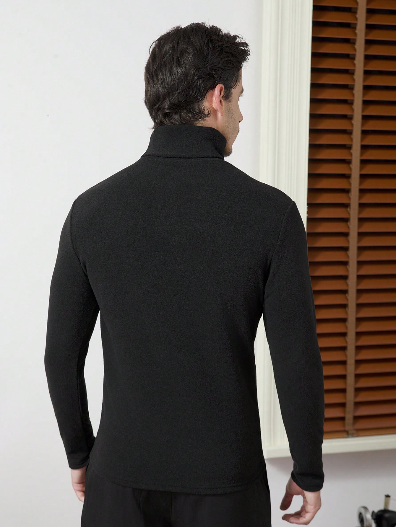 Men's Black High-Neck Long Sle - Base Layer Top 评论和价格